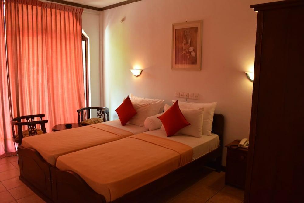 Hotel Lagoon Paradise เนกอมโบ ภายนอก รูปภาพ