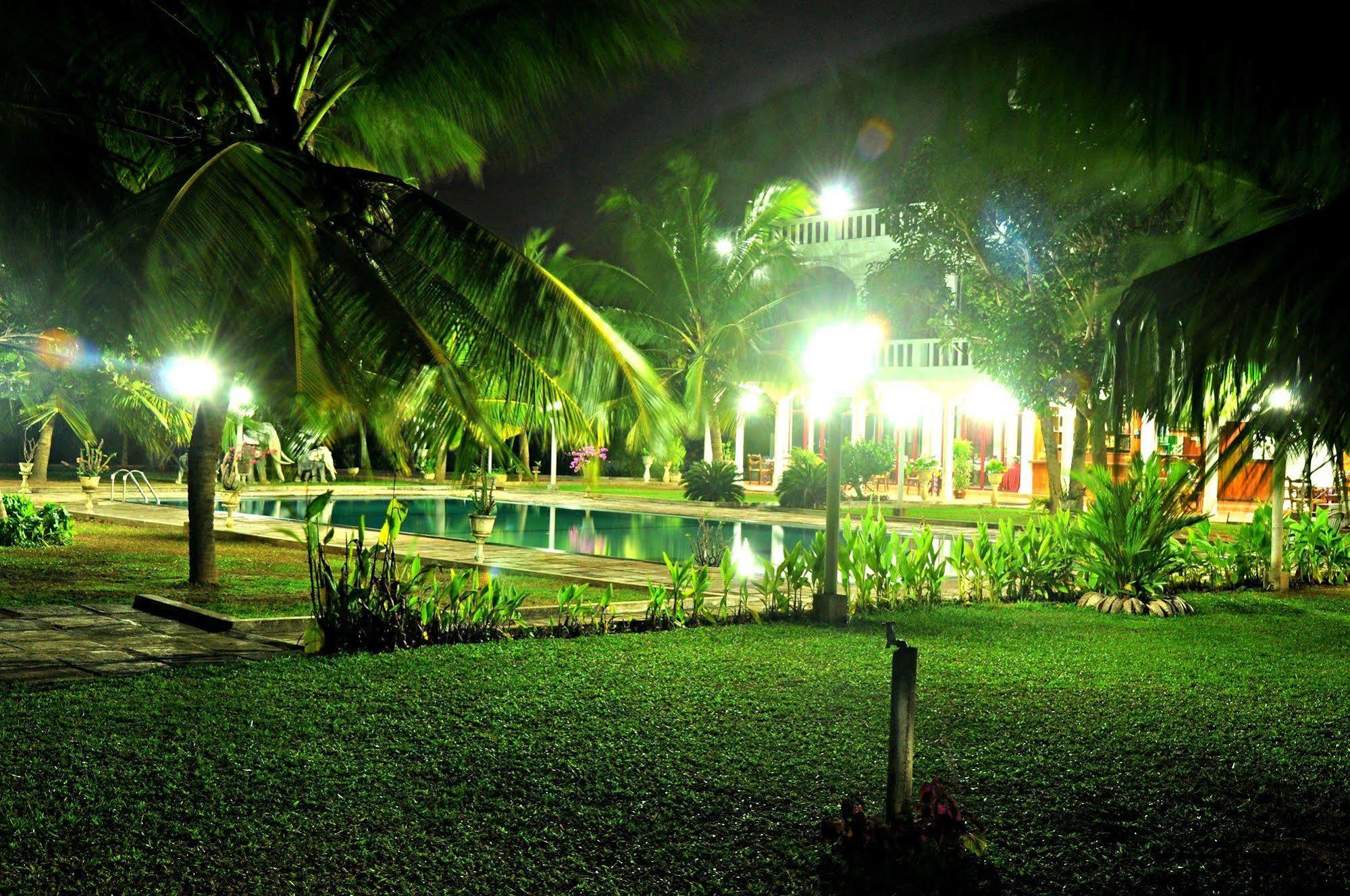 Hotel Lagoon Paradise เนกอมโบ ภายนอก รูปภาพ