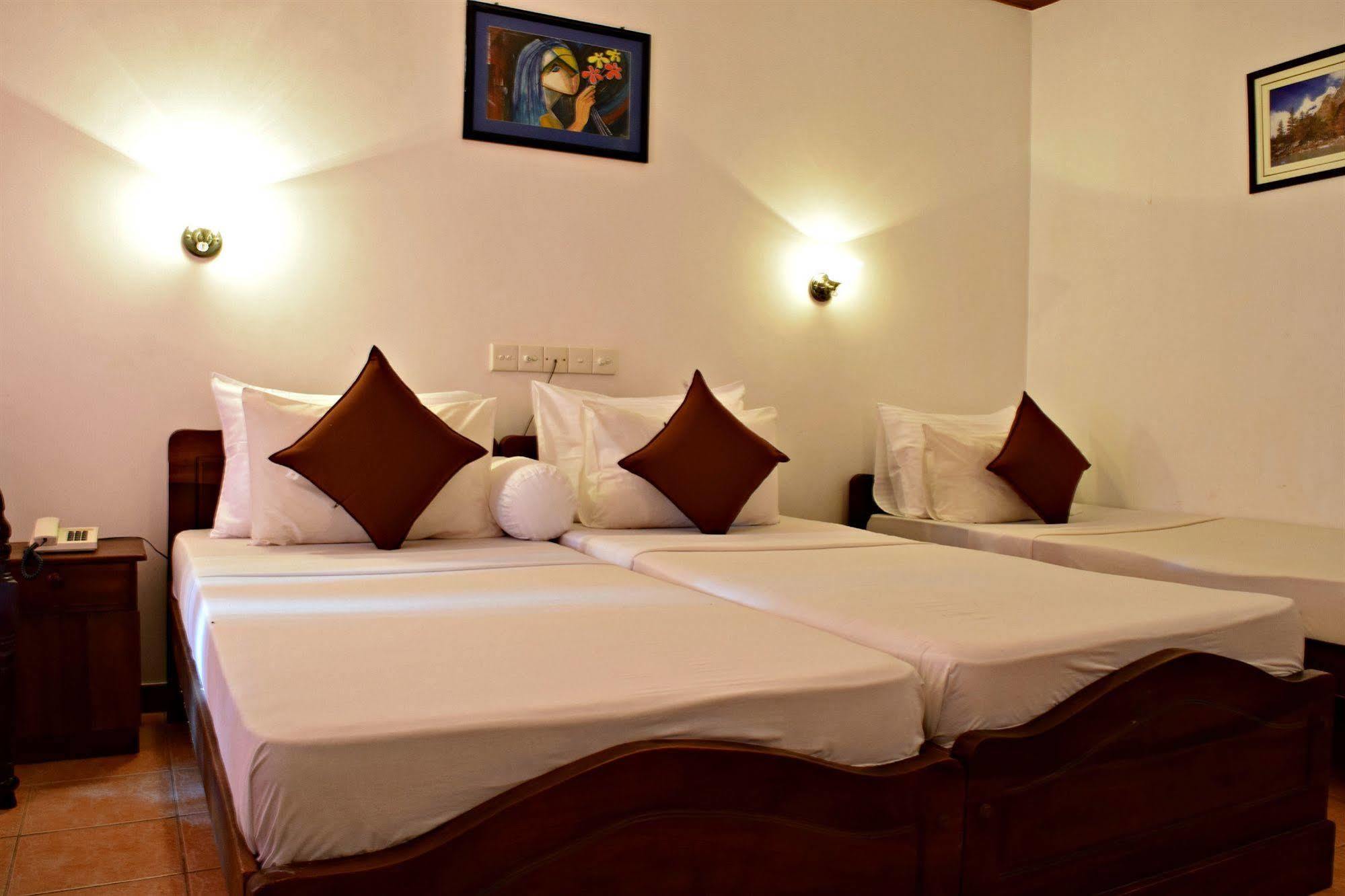 Hotel Lagoon Paradise เนกอมโบ ภายนอก รูปภาพ