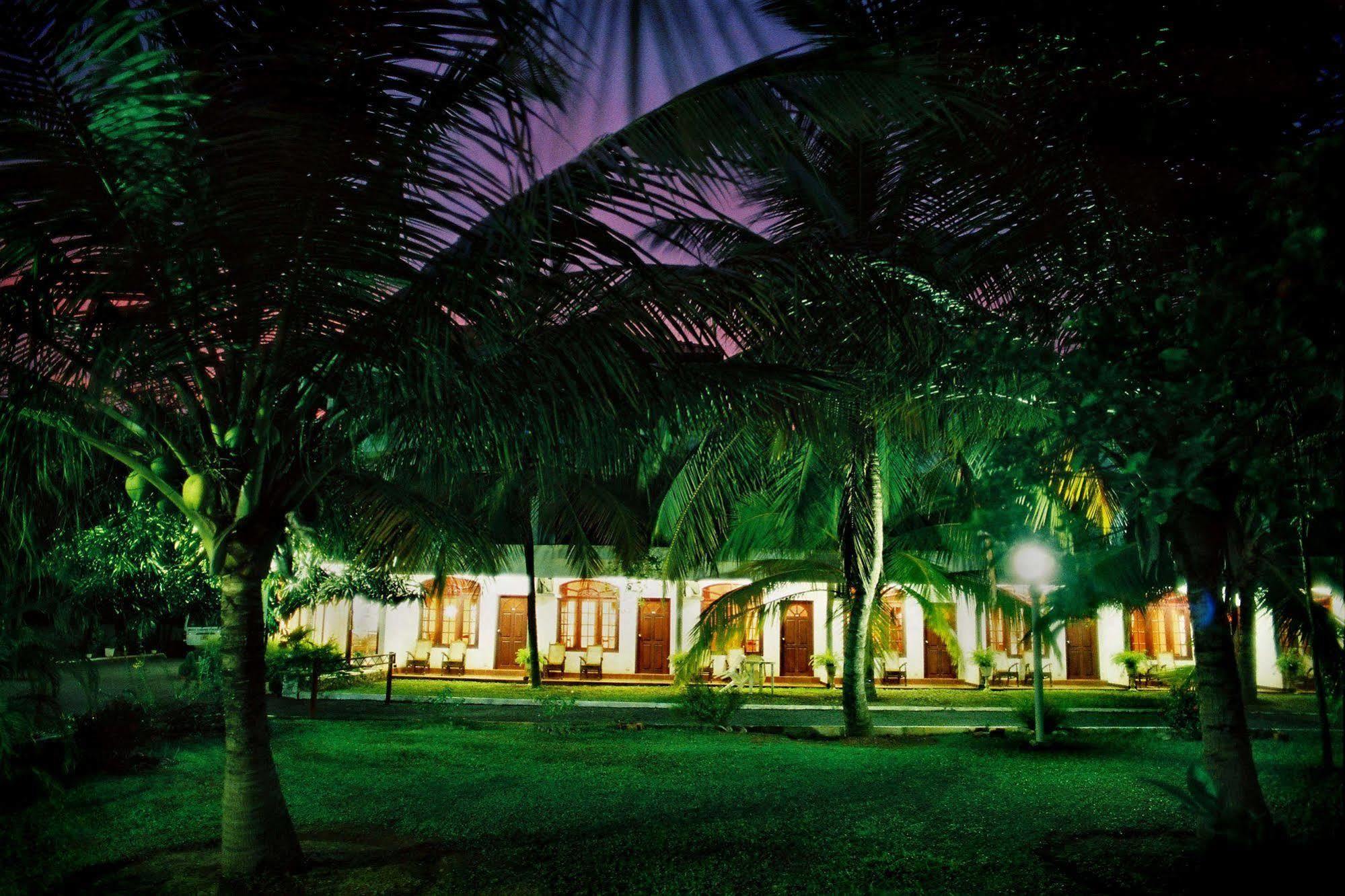 Hotel Lagoon Paradise เนกอมโบ ภายนอก รูปภาพ