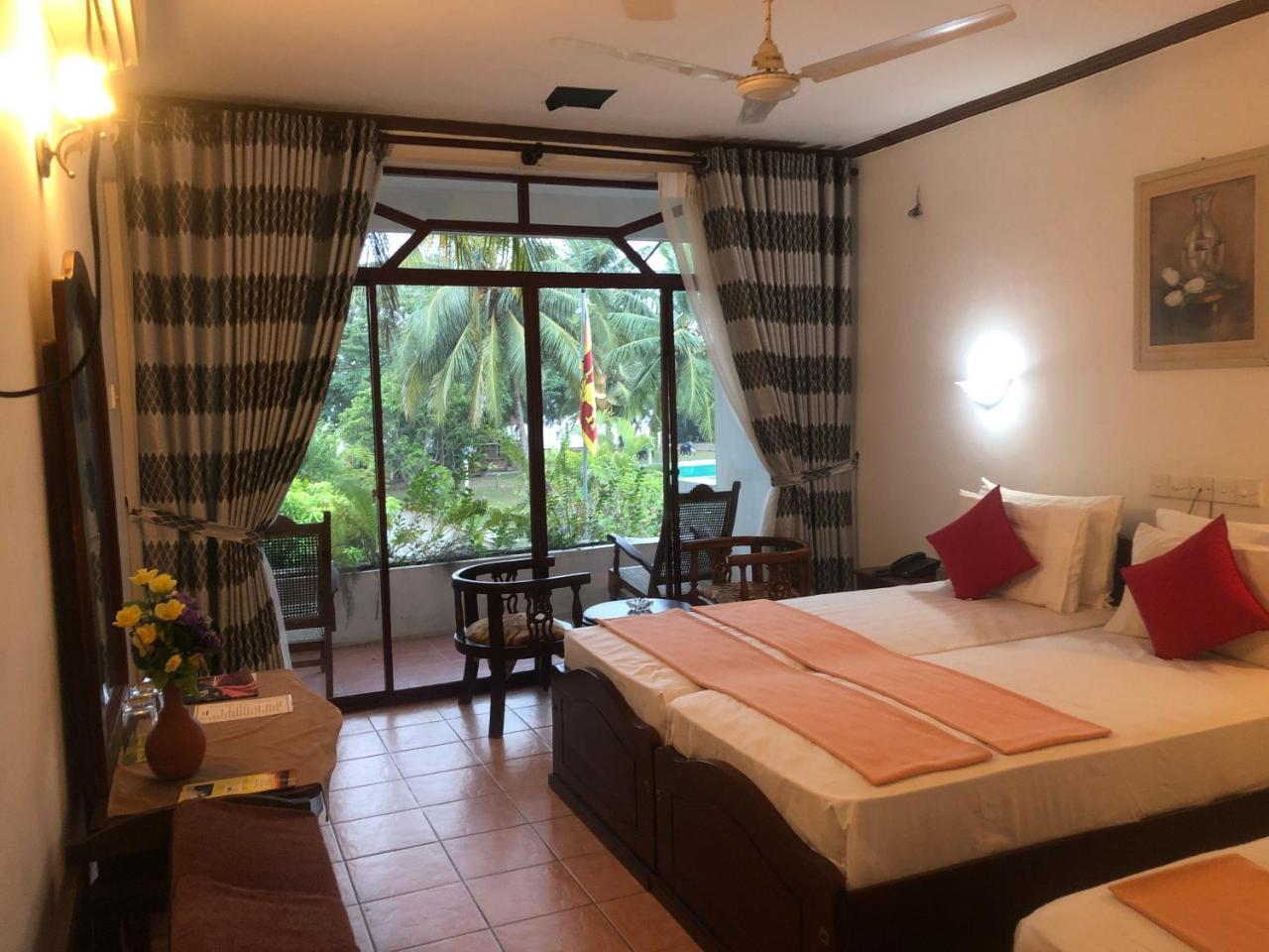 Hotel Lagoon Paradise เนกอมโบ ภายนอก รูปภาพ