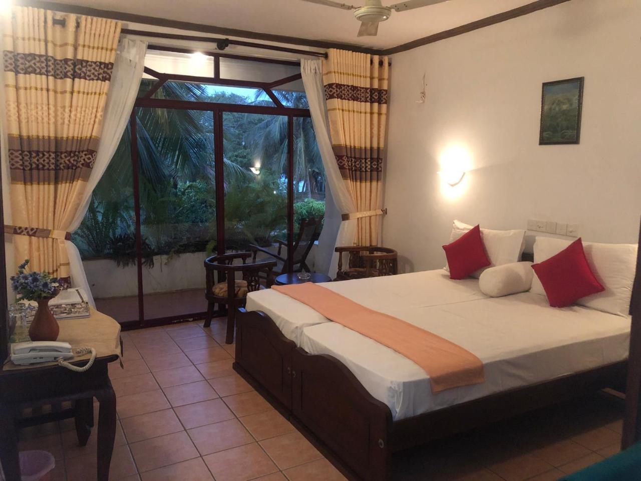 Hotel Lagoon Paradise เนกอมโบ ภายนอก รูปภาพ